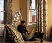 curtain fitter thumb